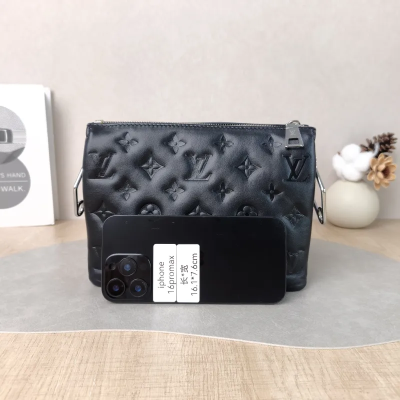 Louis Vuitton Crossbody Bag Coussin BB Black Lambskin BB21 × 7 × 16 cm — cover view 5 of 5
