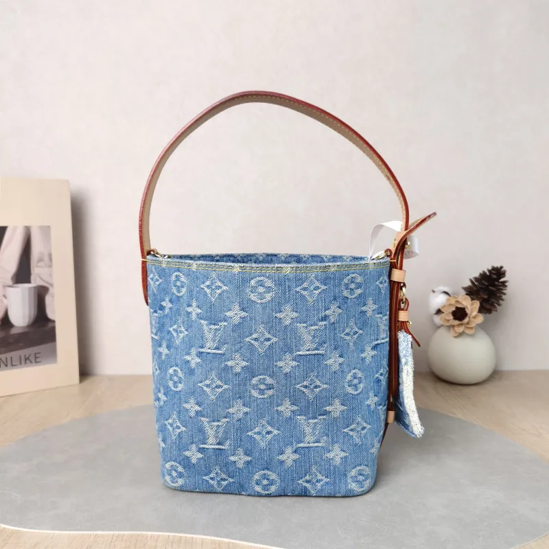 Louis Vuitton Top Handle Bag ALL IN BB Blue BB 16 × 12 × 18 cm — detail view 12 of 17