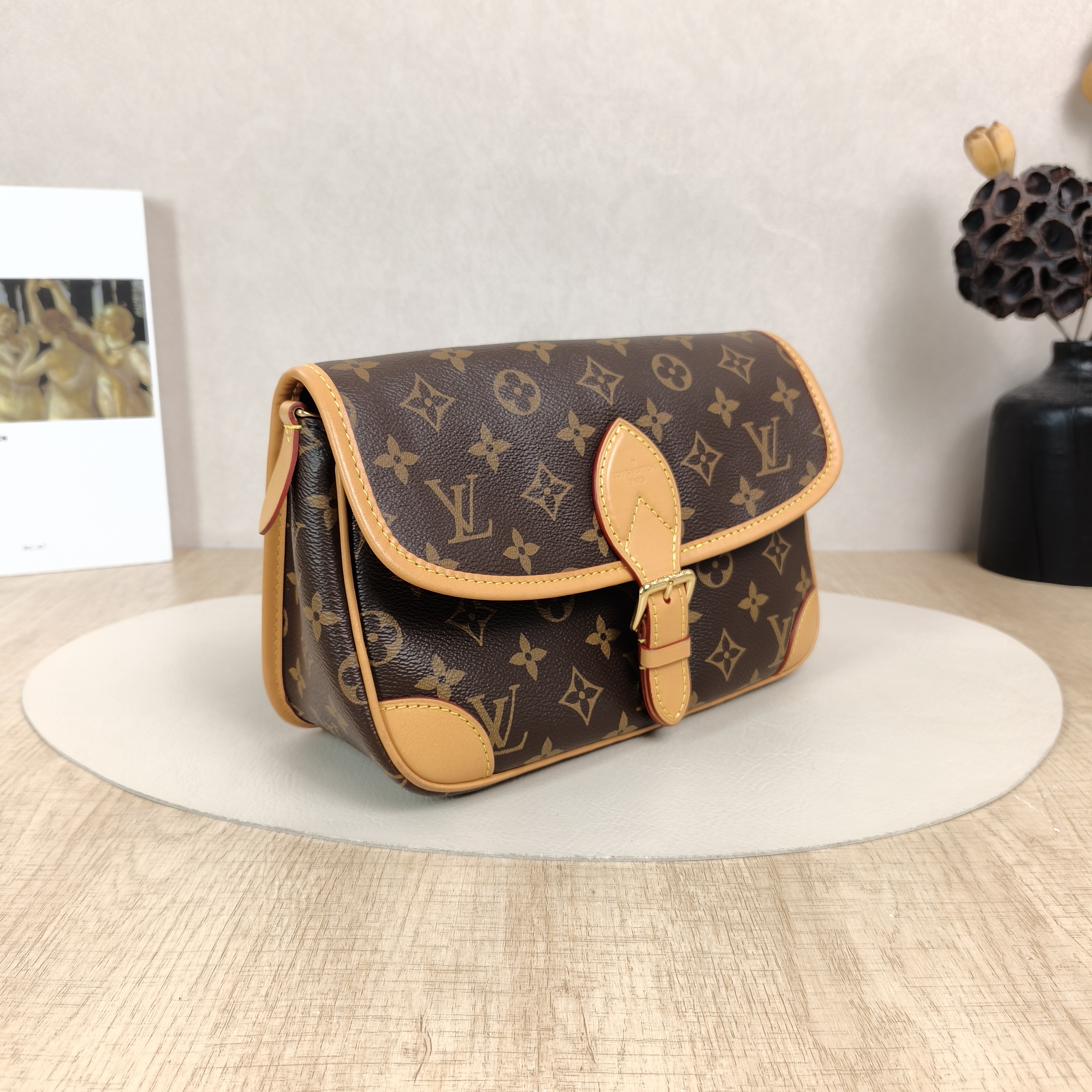 Louis Vuitton Crossbody Bag Diane Baguette Bag Shoulder Strap PVC Small24 × 9 × 15 cm — cover view 2 of 6