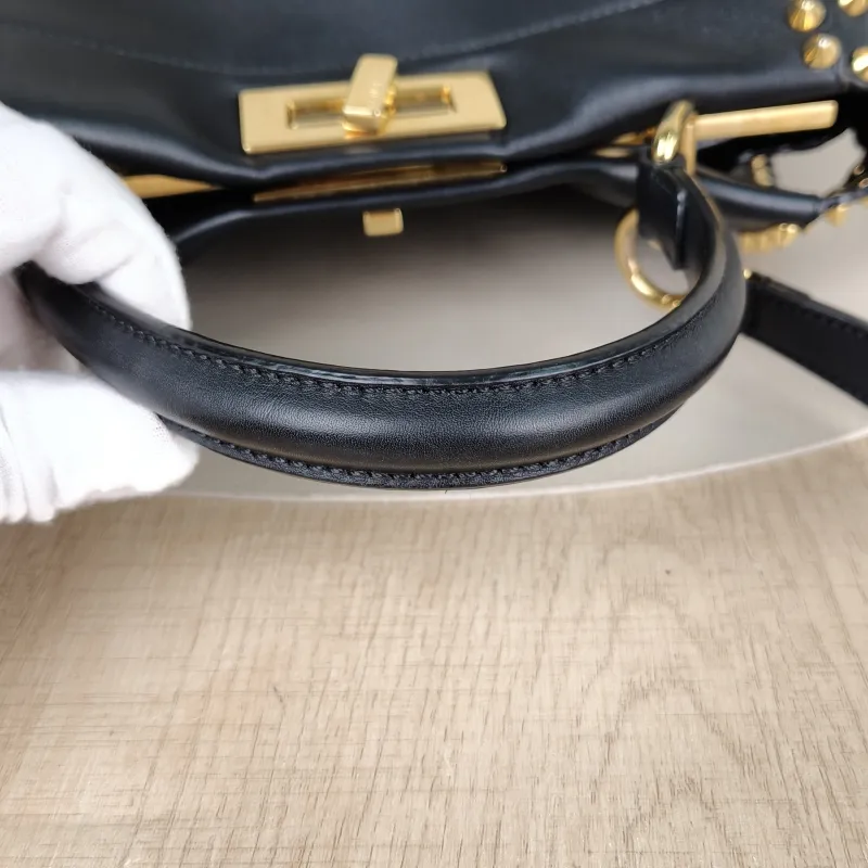 FENDI Crossbody Bagpeekaboo lconic Crossbody Bag Black Calfskin Medium33.5 × 13 × 25.5 cm — detail view 10 of 11