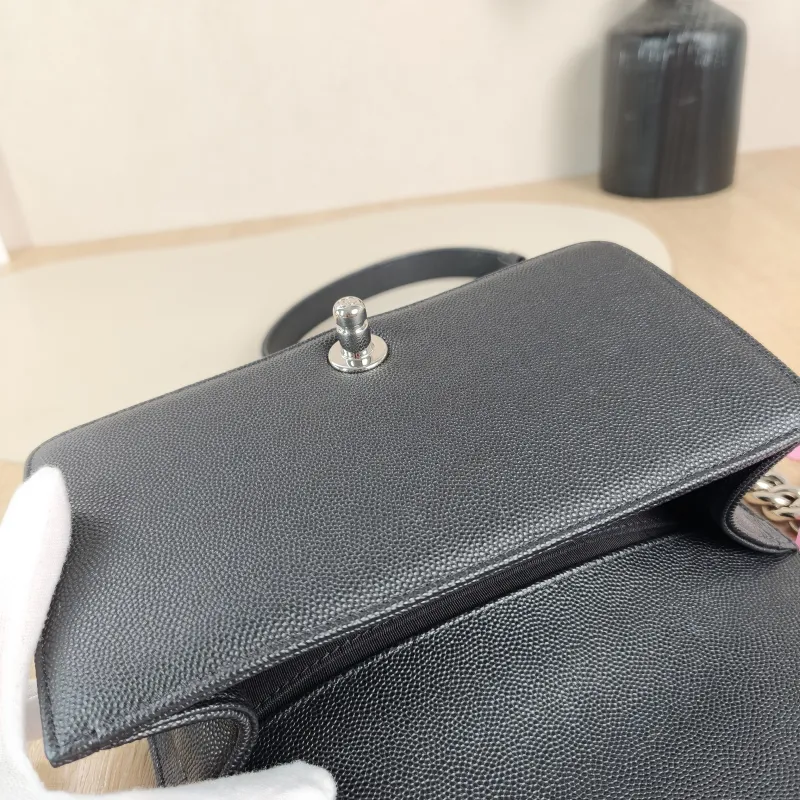 Chanel Crossbody Bag v leboy Black Grained Calfskin Small 20.5 × 8.5 × 12 cm 29 — detail view 10 of 11