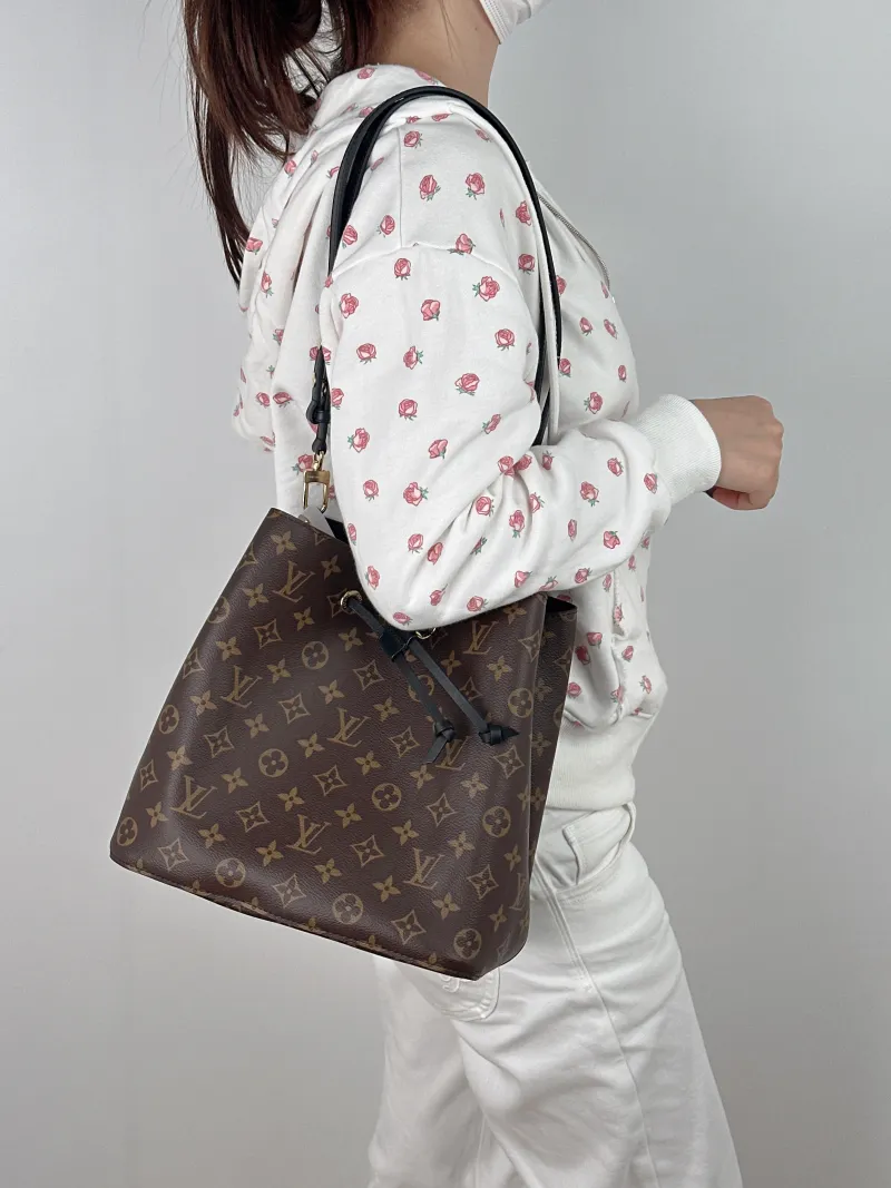 Louis Vuitton Shoulder Bag NÉONOÉ Bucket Bag Black PVC Medium 26 × 17.5 × 26 cm — on-model view 1 of 2