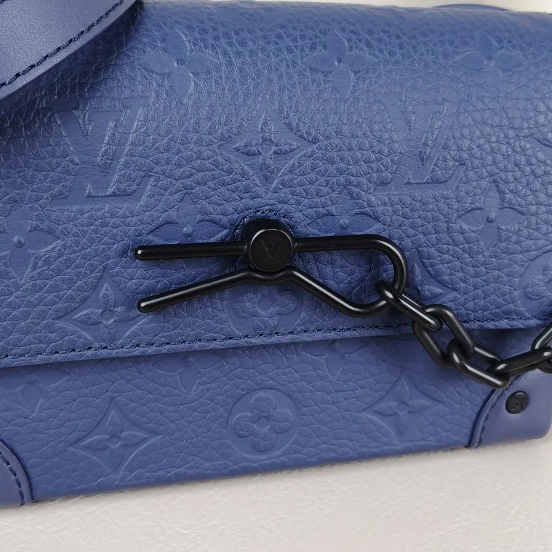 Louis Vuitton Crossbody Bag Steamer Box Blue Calfskinmini18 × 6.5 × 11 cm — detail view 9 of 12