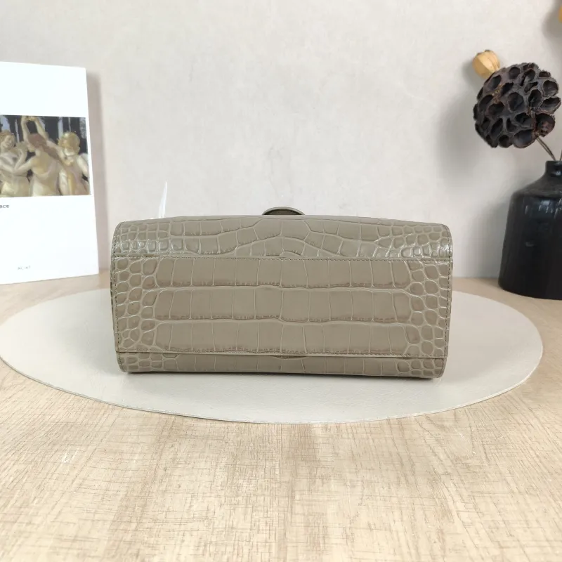 Chanel Shoulder Bag 26a Collection Crossbody Bag Grey Calfskin One Size 23 × 11 × 12.5 cm — cover view 3 of 6