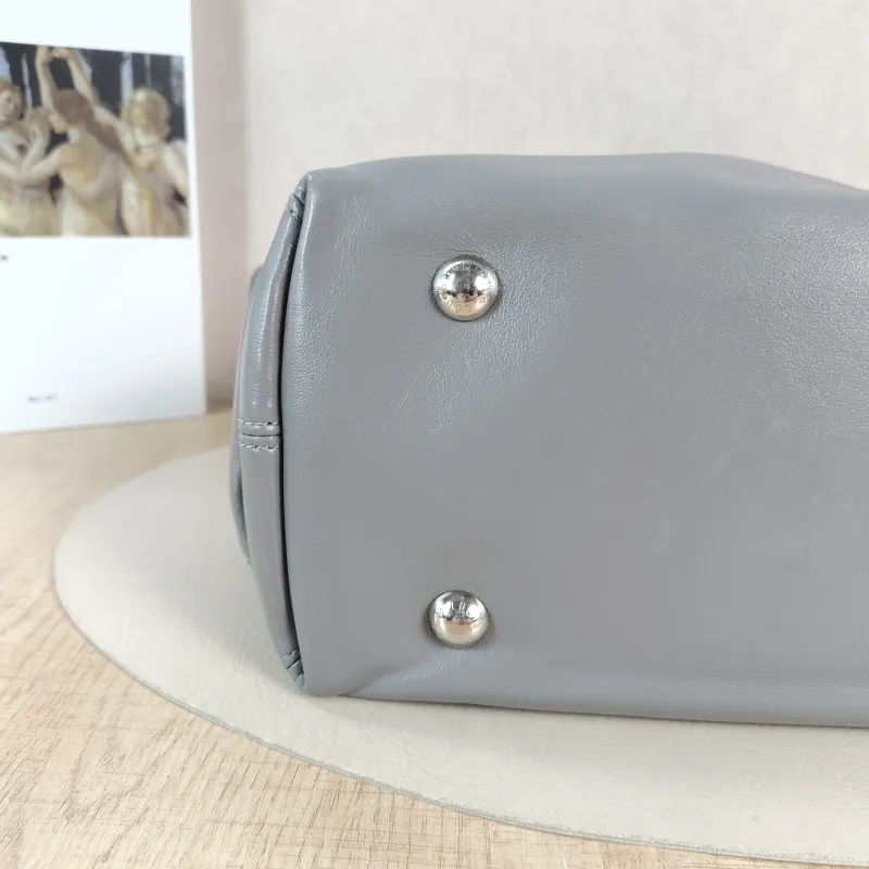 Louis Vuitton Crossbody Bag Carryall Cargo Vibe Grey SL ambskin Small 33.5 × 15 × 23 cm — detail view 3 of 9