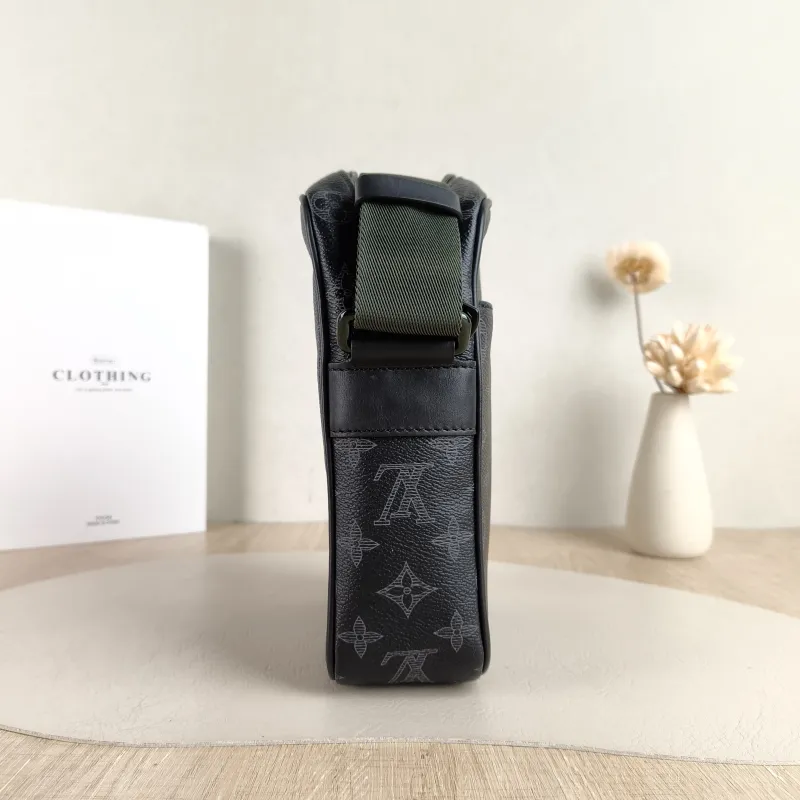 Louis Vuitton Crossbody Bag Danube Messenger Bag Monogram · Vivienne PVC Small 16 × 7 × 22 cm — detail view 8 of 11
