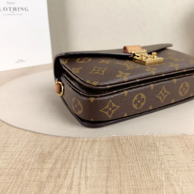 Louis Vuitton Crossbody Bag Pochette Métis East West Monogram PVC Small21.5 × 6 × 13.5 cm — detail view 8 of 14