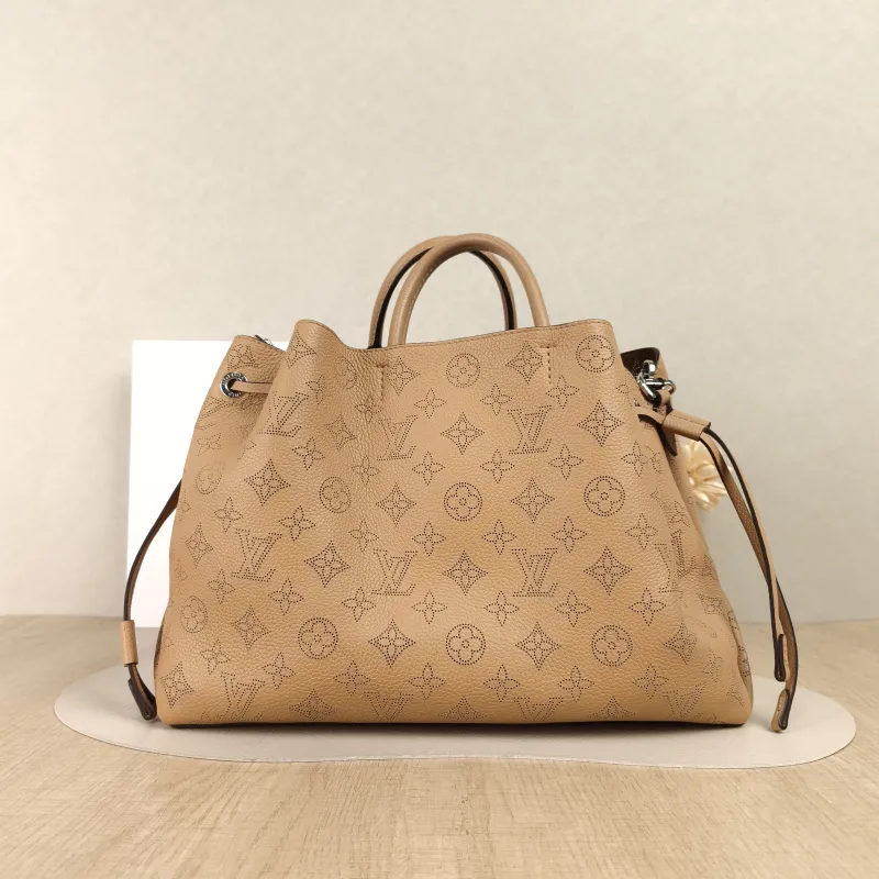 Louis Vuitton Crossbody Bag BELLA TOTE Brown Calfskin One Size32 × 13 × 23 cm