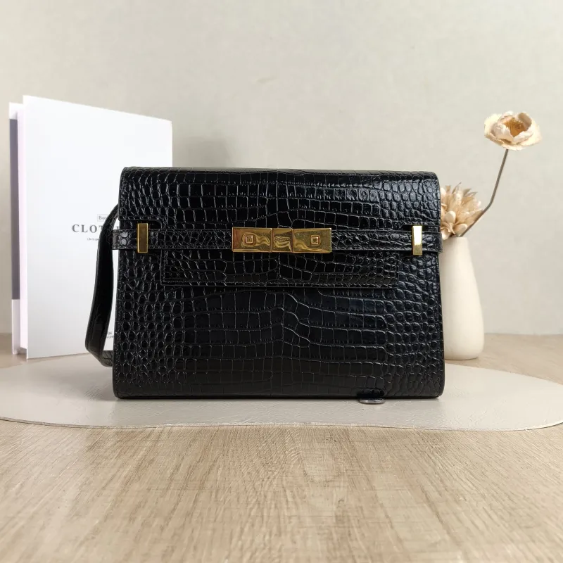 SAINT LAURENT Shoulder Bag MANHATTAN Black Calfskin Small24 × 17.5 × 6 cm