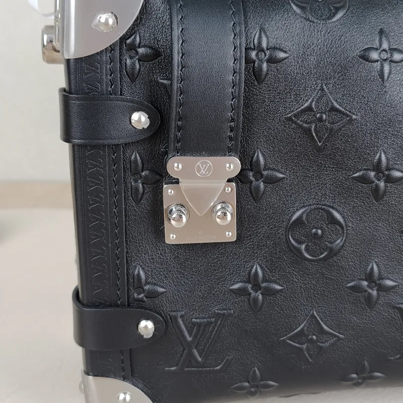 Louis Vuitton Crossbody Bag Side Trunk Box Black Calfskin Medium23.5 × 8.5 × 16 cm — detail view 2 of 12