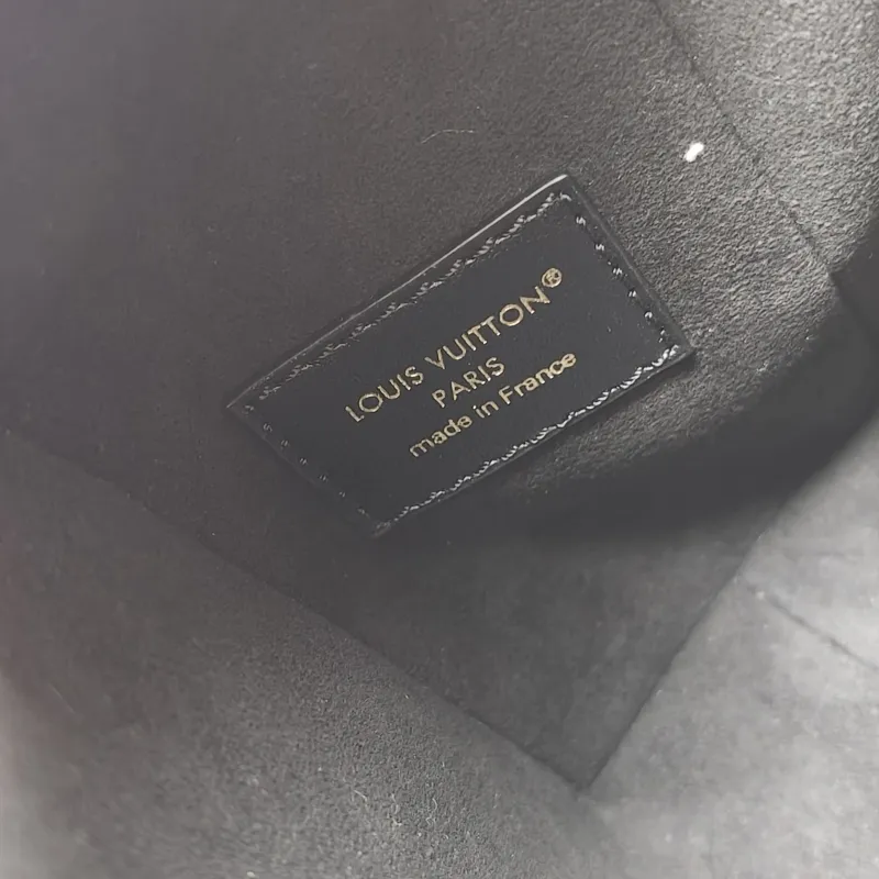 Louis Vuitton Crossbody Bag Side Trunk Box Monogram PVC Medium 23.5 × 8.5 × 16 cm — detail view 1 of 11