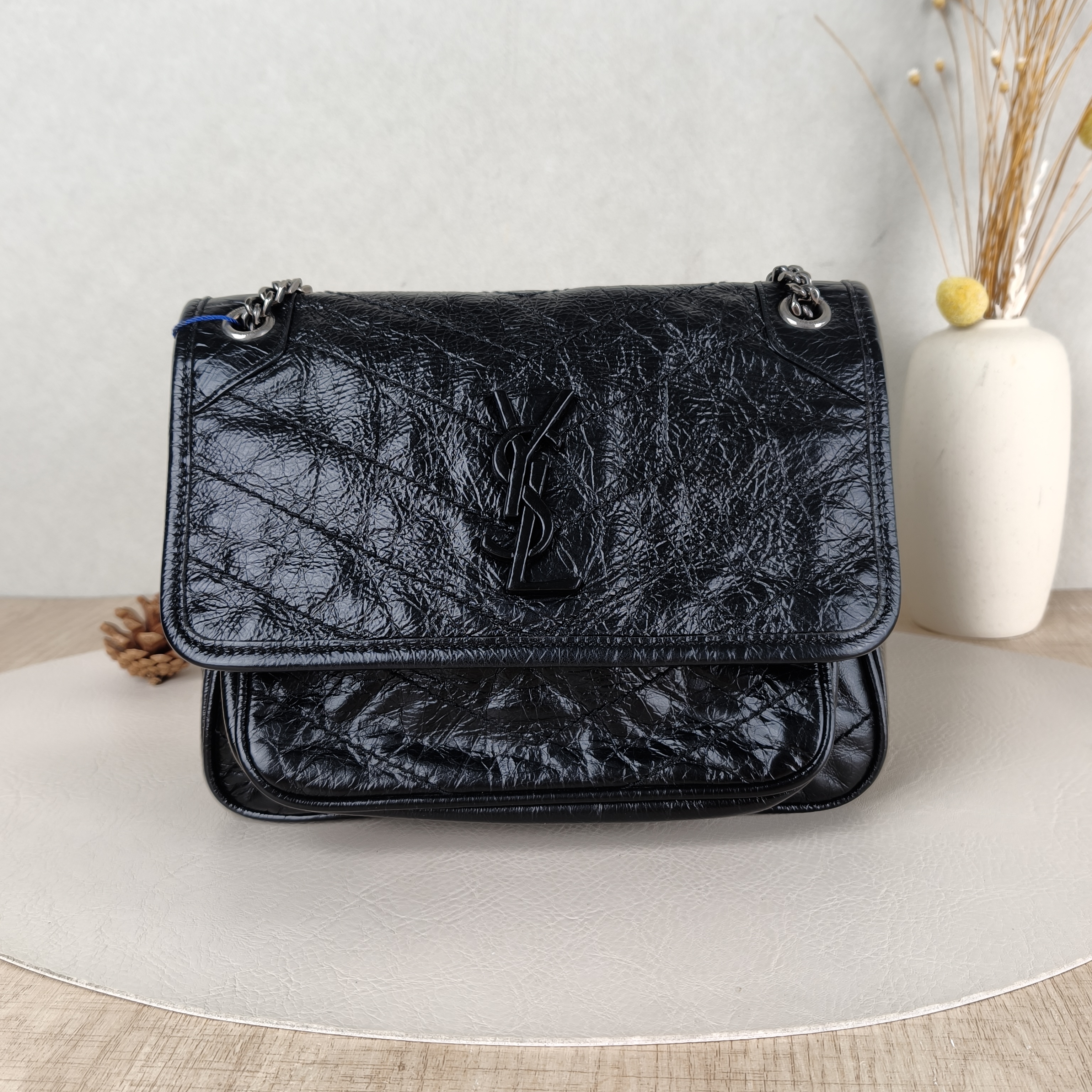 SAINT LAURENT Crossbody Bag Niki Black Waxed Leather Calfskin Small21 × 7.5 × 16 cm