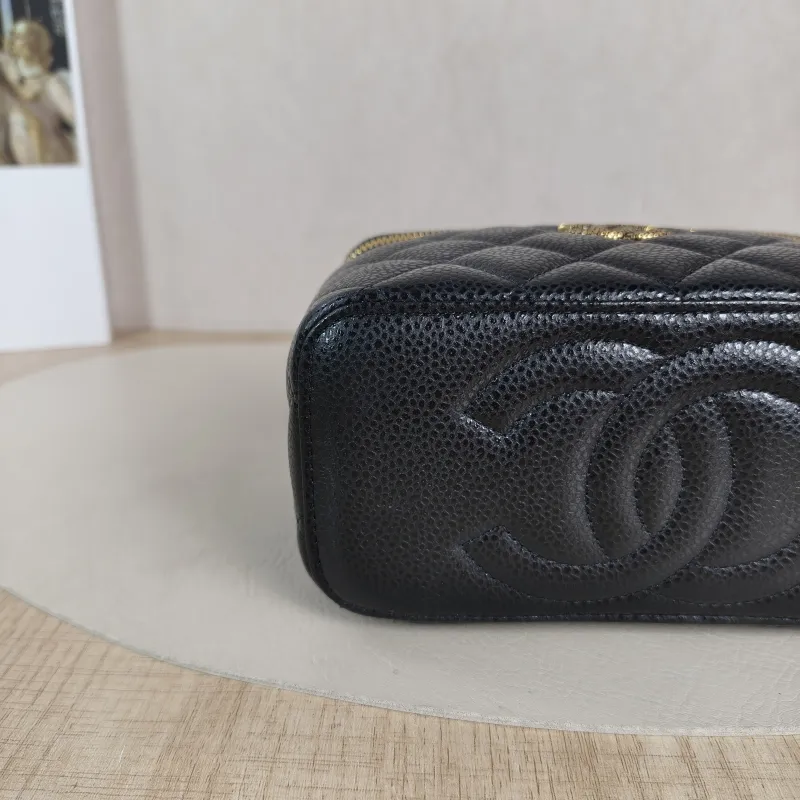 Chanel Crossbody Bag Edition Black with Gold-Tone Hardware Grained Calfskin One Size 16 × 8 × 9.5 cm — detail view 5 of 12