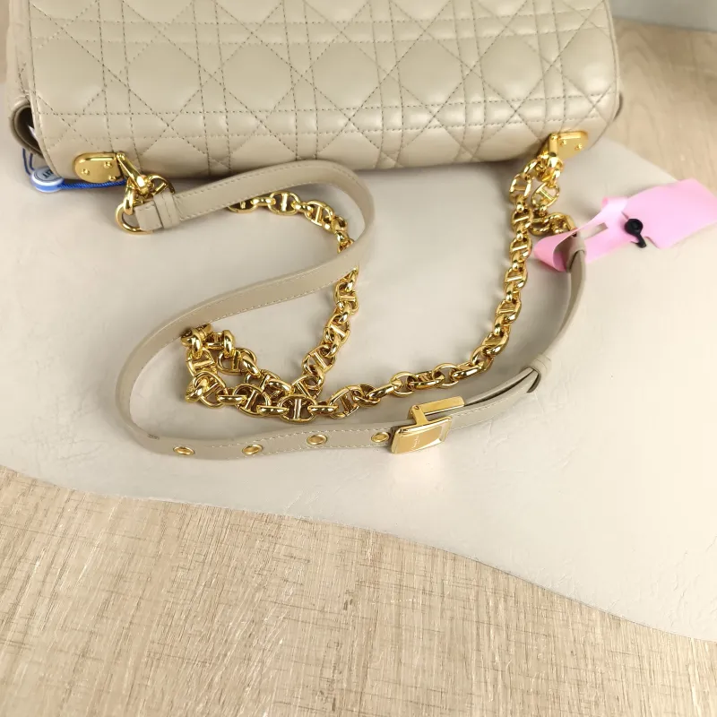 DIOR Shoulder Bag Caro Chain Bag Taupe Calfskin Large 28.5 × 10 × 17.5 cm — detail view 8 of 10