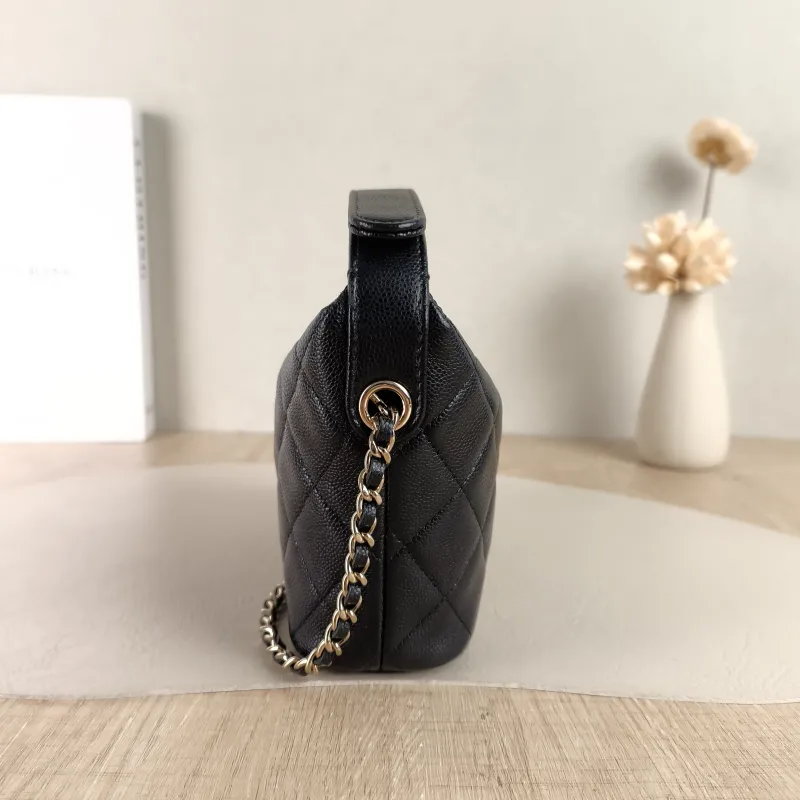 Chanel Crossbody Bag Crossbody Bag Black Grained Calfskin 21.5 × 7.5 × 19 cm — detail view 11 of 11