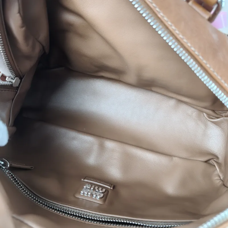 Miumiu Top Handle Bag Pocket Top Handle Bag Caramel SL ambskin One Size 32 × 14 × 22 cm — detail view 3 of 13