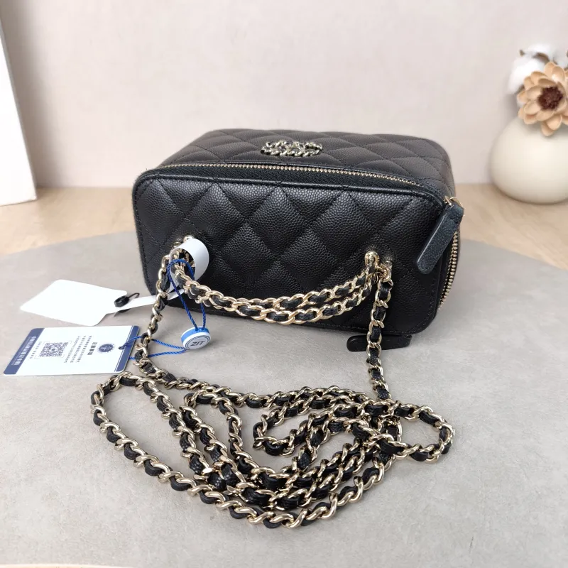 Chanel Crossbody Bag Black Grained Calfskin Mini 16 × 8 × 9.5 cm — detail view 10 of 12