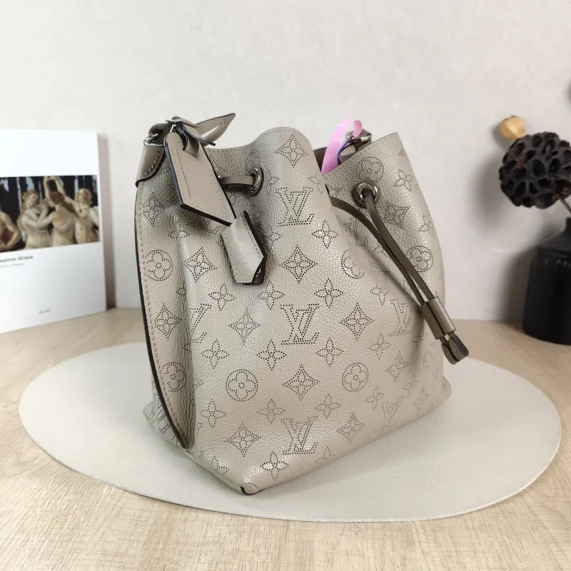 Louis Vuitton Shoulder Bag Muria Grey Calfskin One Size 26 × 14 × 26 cm — cover view 3 of 6