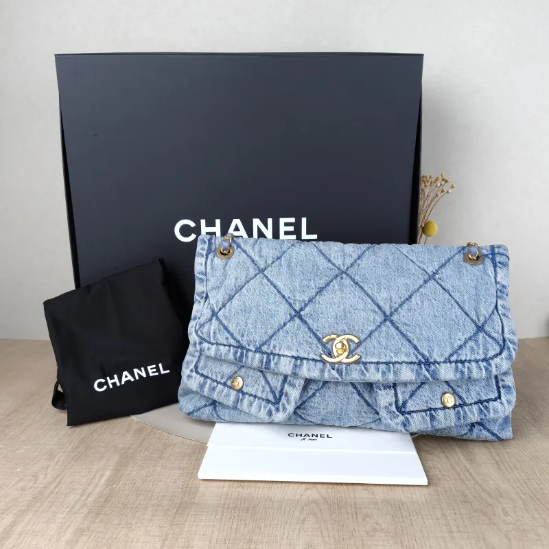 Chanel Shoulder Bag25k Blue One Size35 × 10 × 24 cm — cover view 3 of 6