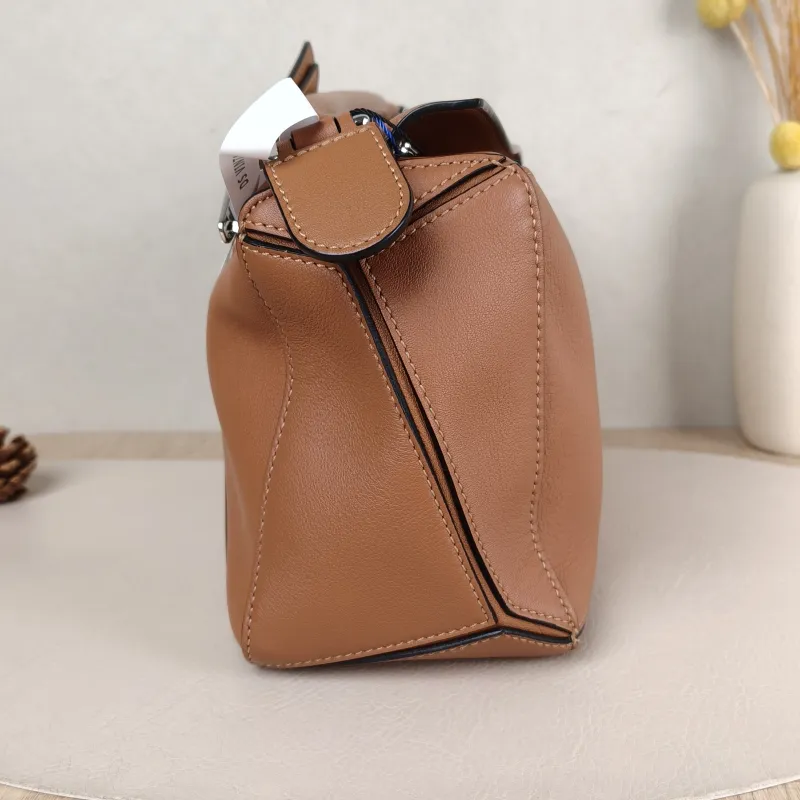 LOEWE Crossbody Bag Puzzle Caramel CC alfskin Small 24 × 10.5 × 16.5 cm — detail view 8 of 13