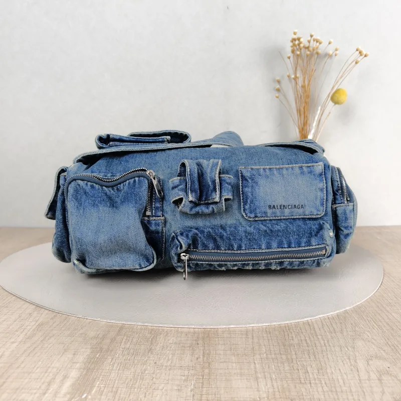 BALENCIAGA Shoulder Bag Superbusy Shoulder Bag Blue Small 37 × 12 × 13 cm