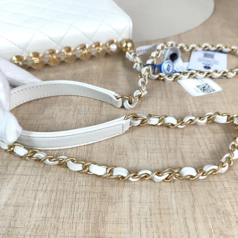 Chanel Crossbody Bag logo cf Collection Edition Crossbody Bag White Lambskin One Size 16 × 4 × 17.5 cm 30 — detail view 6 of 13