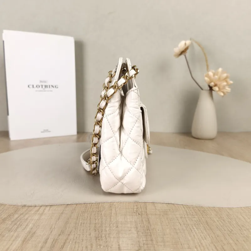 Chanel Crossbody Bag23p hobo White Waxed Leather Small19 × 6 × 17 cm — detail view 10 of 13