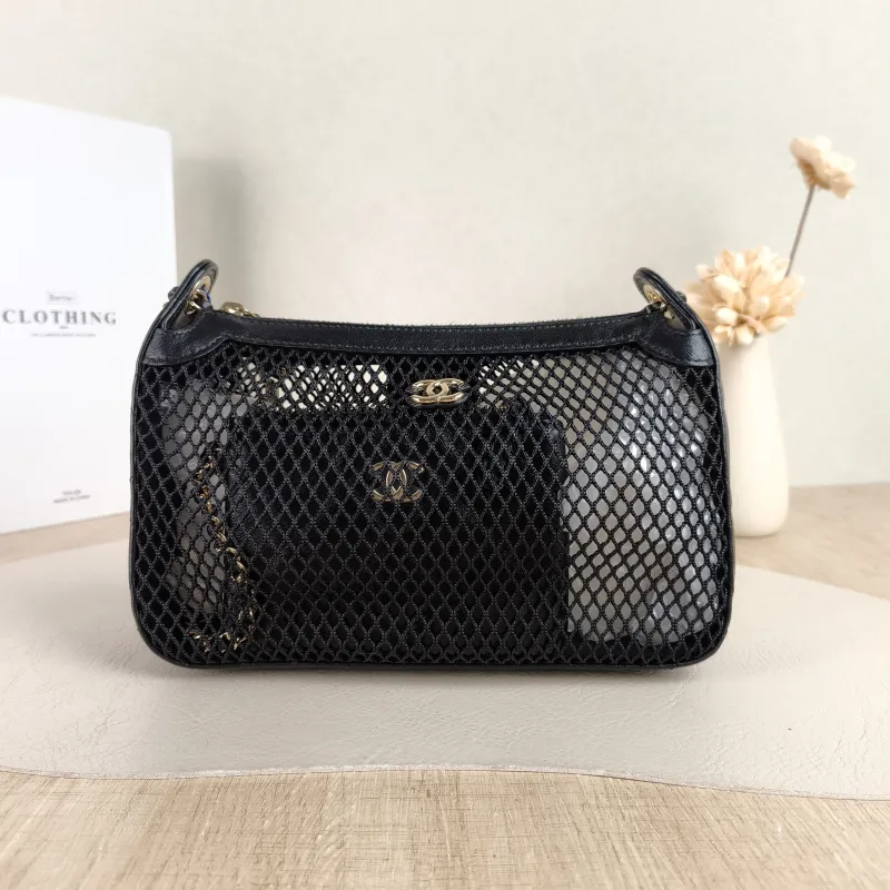 Chanel Crossbody Bag Black Lambskin One Size 21.5 × 5 × 15 cm