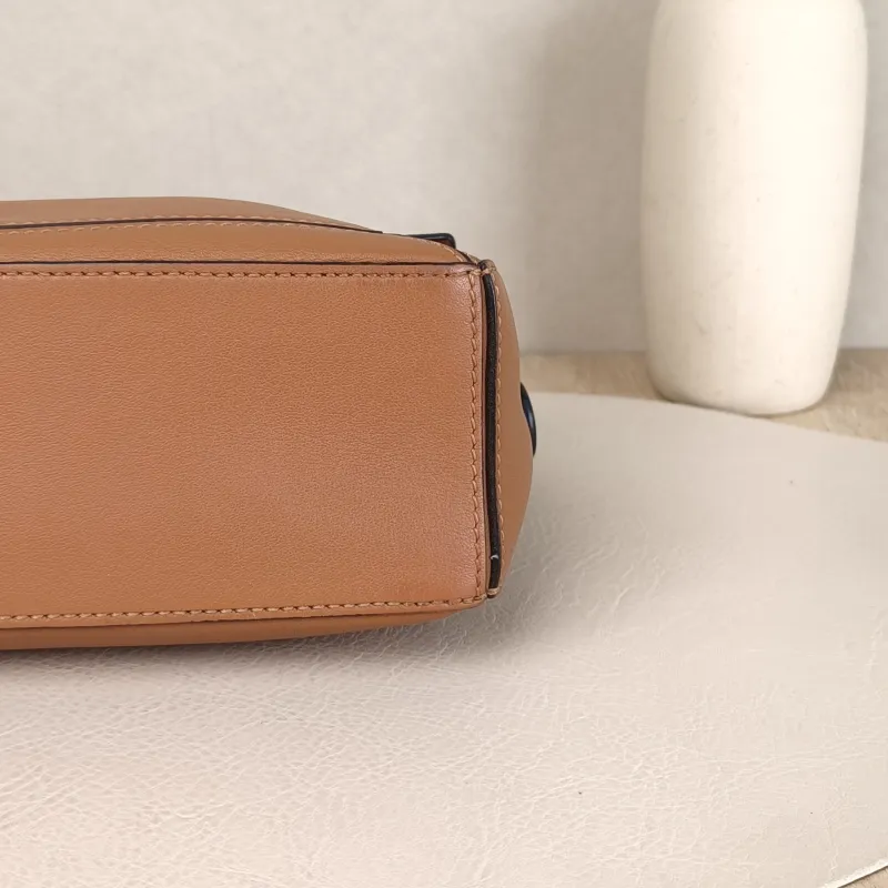 LOEWE Crossbody Bag Puzzle Caramel CC alfskin18 × 8 × 12.5 cm — detail view 5 of 12