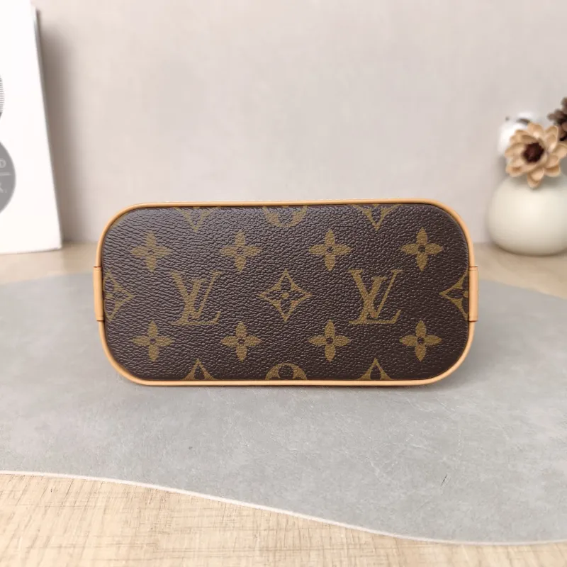 Louis Vuitton Crossbody Bag Alma Nano Monogram PVC nano 18 × 8 × 12 cm — cover view 4 of 6