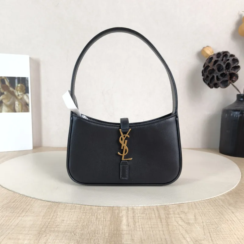 SAINT LAURENT Shoulder Bag LE 5 À 7 Black Calfskin Mini 19 × 4.5 × 11.5 cm