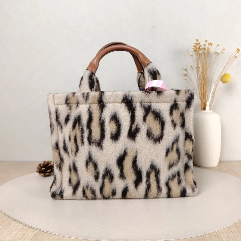 CELINE Shoulder Bag CABAS THAIS Shopping Tote Small 25.5 × 12 × 18.5 cm — cover view 2 of 5