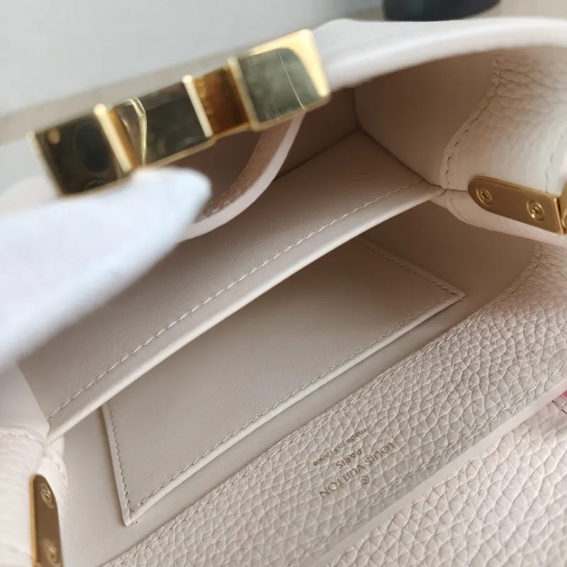 Louis Vuitton Shoulder Bag Capucines Beige Calfskin Mini 21 × 8 × 14 cm — detail view 2 of 11