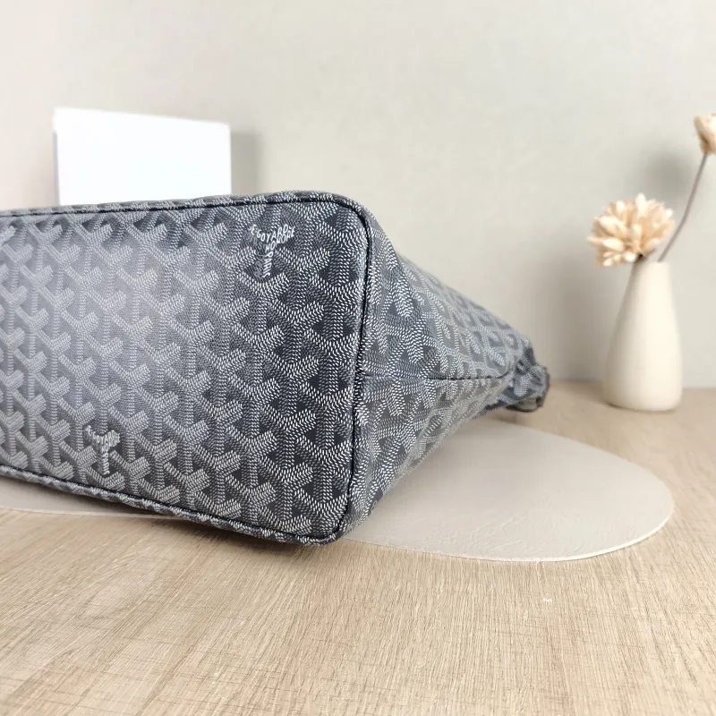 GOYARD Shoulder Bag Boheme Hobo​ Grey ine Canvas Small 34 × 14 × 31 cm — detail view 1 of 10