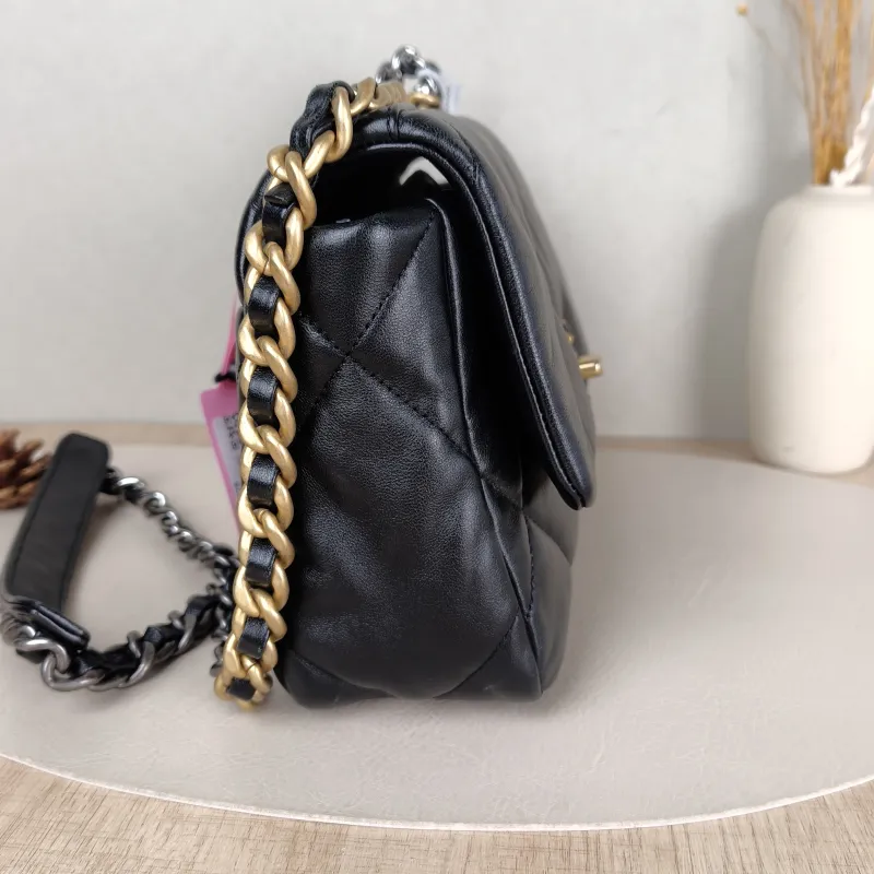 Chanel Crossbody Bag 19Bag Black SL ambskin Small 26 × 9 × 16 cm — detail view 15 of 15