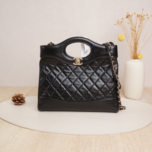 Chanel Crossbody Bag31Bag Black Waxed Leather23 × 5.5 × 22 cm