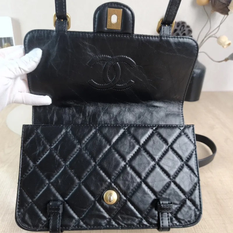 Chanel Crossbody Bag Messenger Bag Black Calfskin One Size 24.5 × 8 × 16.5 cm — detail view 2 of 13