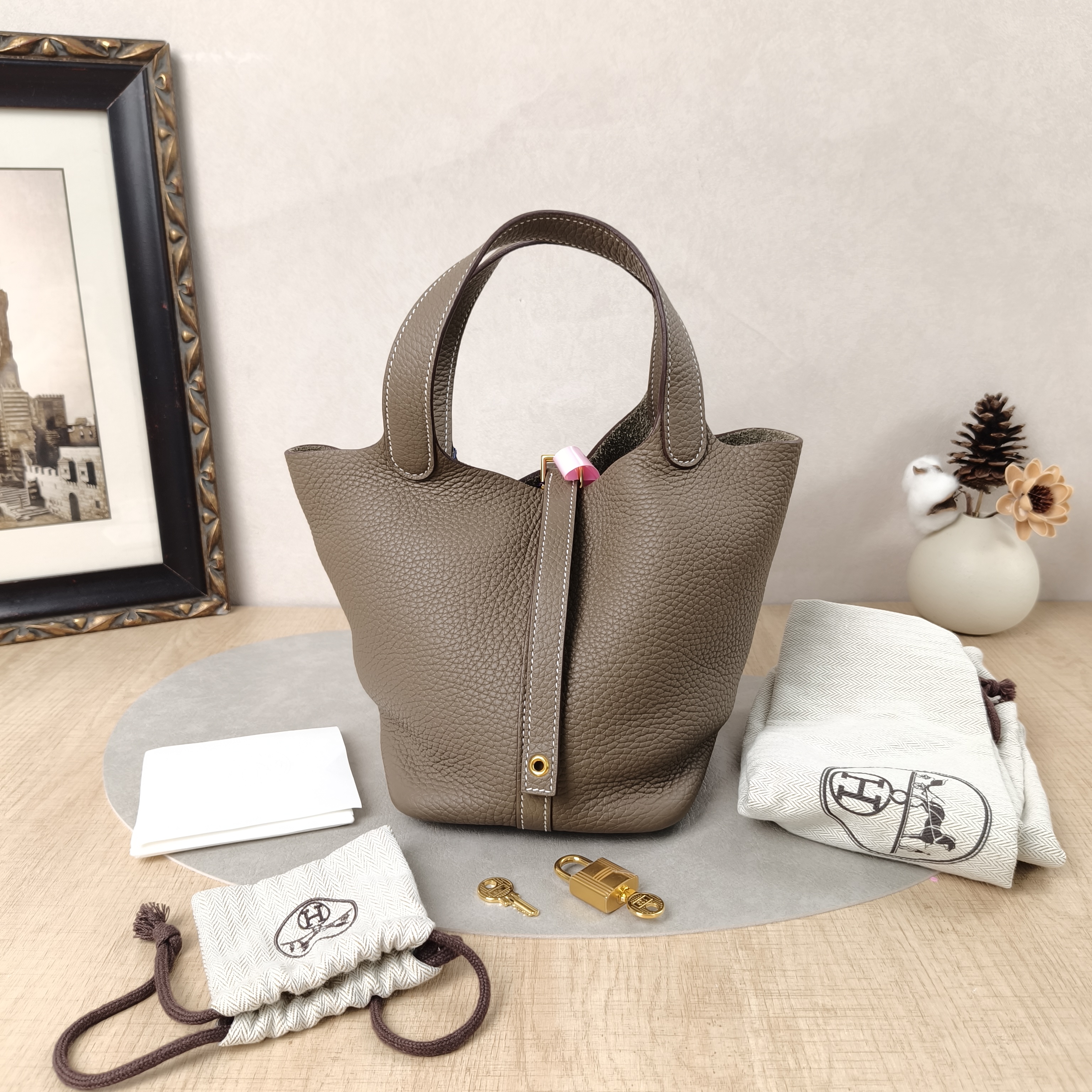 Hermès Top Handle Bag Picotin Lock 18 18 Clemence Taurillon TC Calfskin Small18 × 13 × 19 cm — cover view 2 of 6