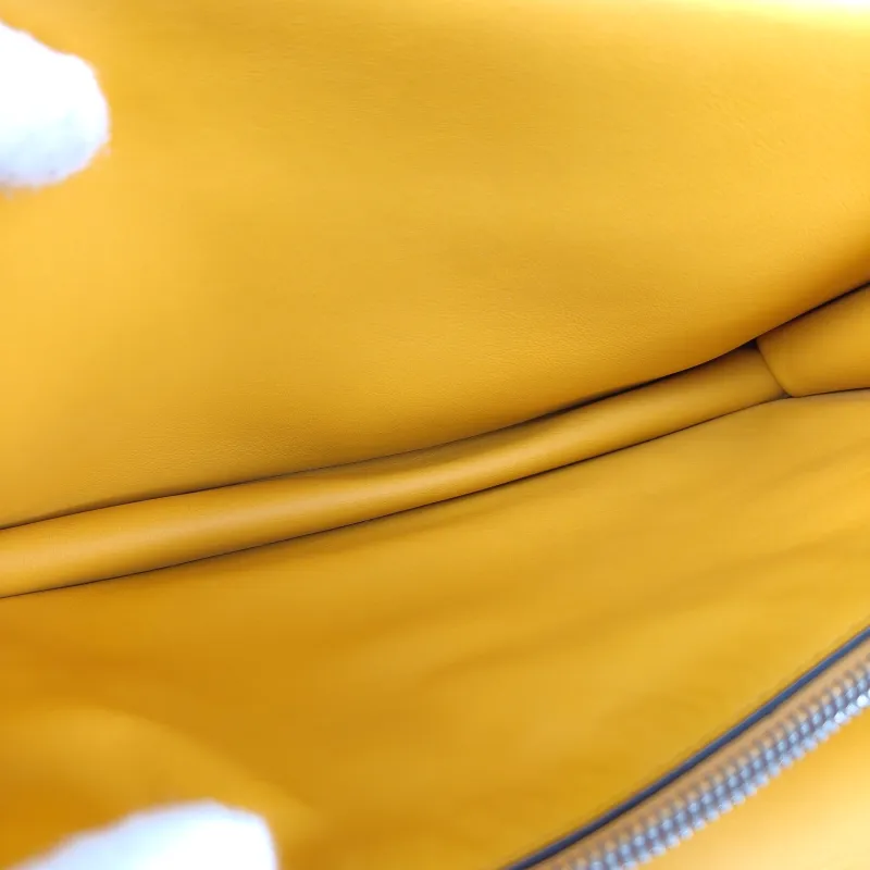 GUCCI Crossbody Bag Dionysus Yellow Suede Medium 28 × 9 × 17 cm — detail view 2 of 13