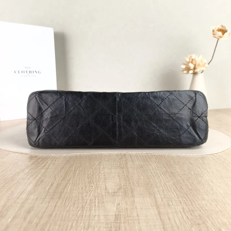 Chanel Shoulder Bag 2.55 Black Calfskin Large 31.5 × 10 × 20 cm 13 — cover view 4 of 5