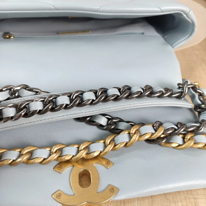 Chanel Crossbody Bag 19Bag Blue SL ambskin Small 26 × 9 × 16 cm — detail view 11 of 12