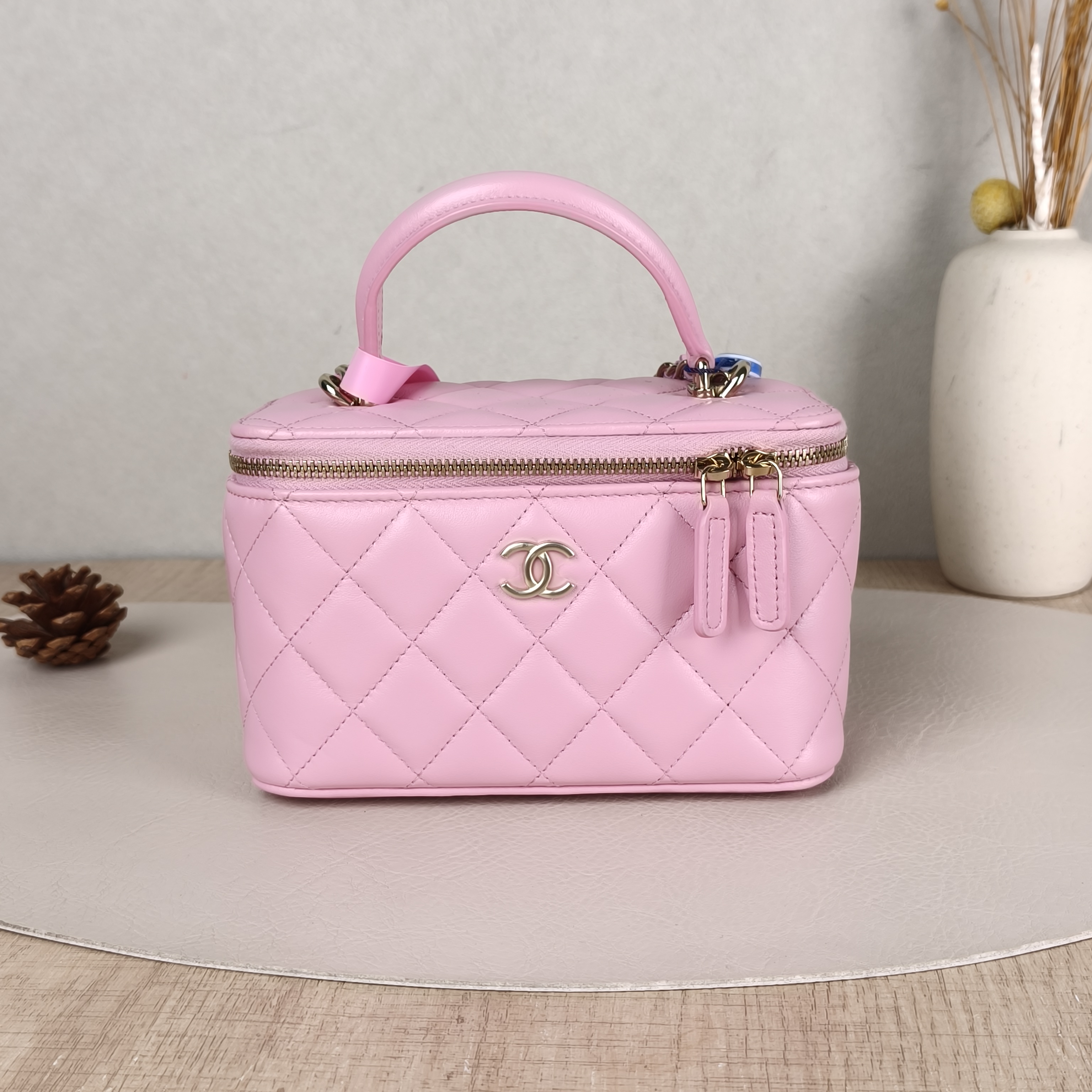 Chanel Crossbody Bag Edition Pink Lambskinmini16 × 8 × 9.5 cm