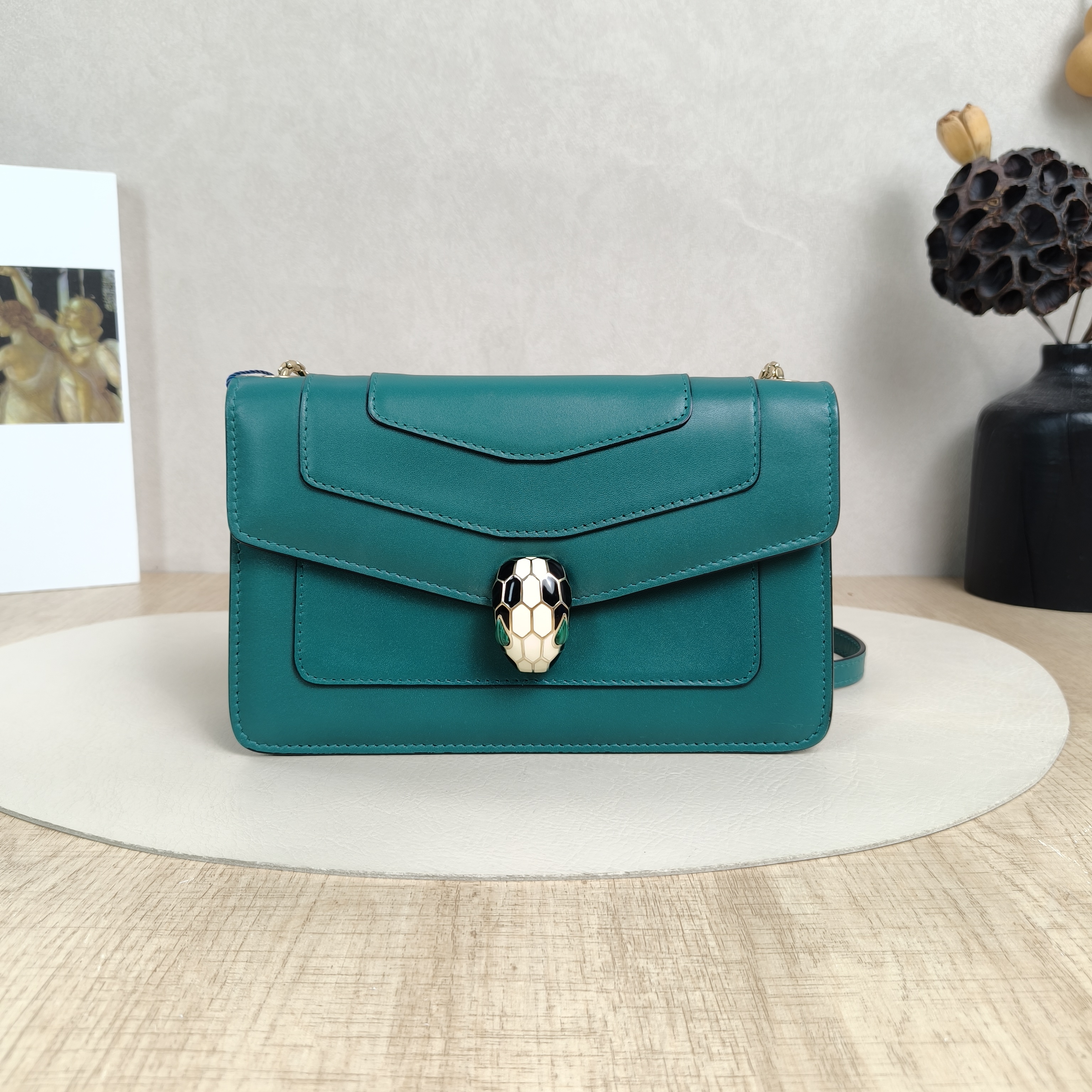 Bvlgari Shoulder Bag Serpenti Forever Collection Crossbody Bag Green Calfskin One Size22 × 5 × 13.5 cm