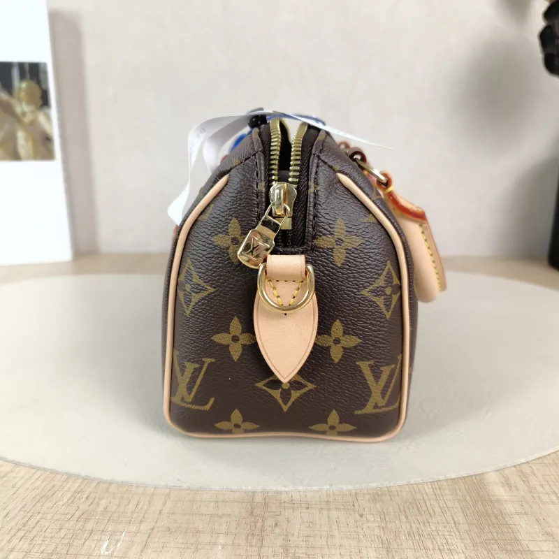 Louis Vuitton Crossbody Bag Speedy 18 LV&IM onogram PVC One Size18 × 10 × 12 cm — detail view 4 of 12
