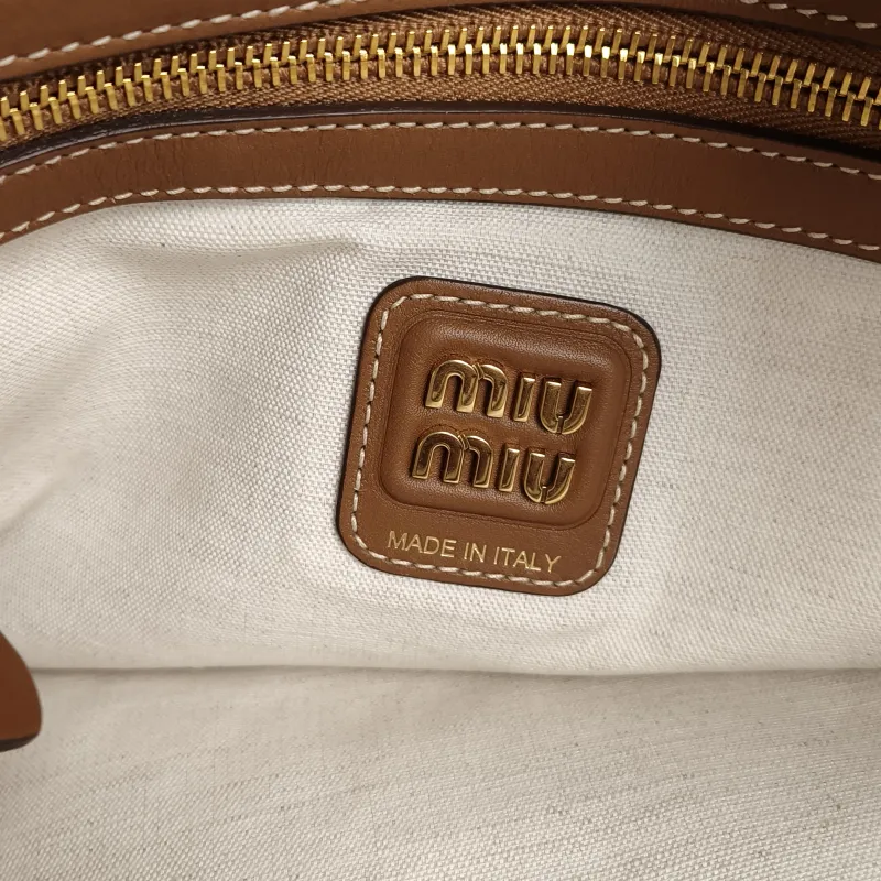 Miumiu Shoulder Bag IVY Tote Shopping Tote CC alfskin Medium35*40 — detail view 9 of 9