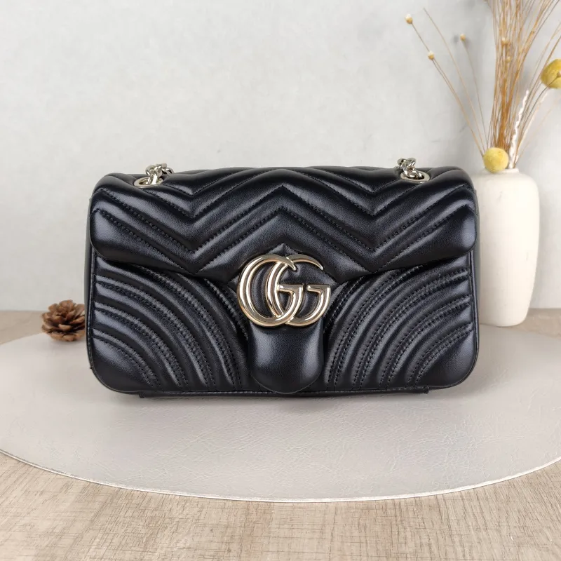 GUCCI Crossbody Bag GG Marmont Medium Marmont 26Black with Gold-Tone Hardware Lambskin Medium26 × 7 × 15 cm