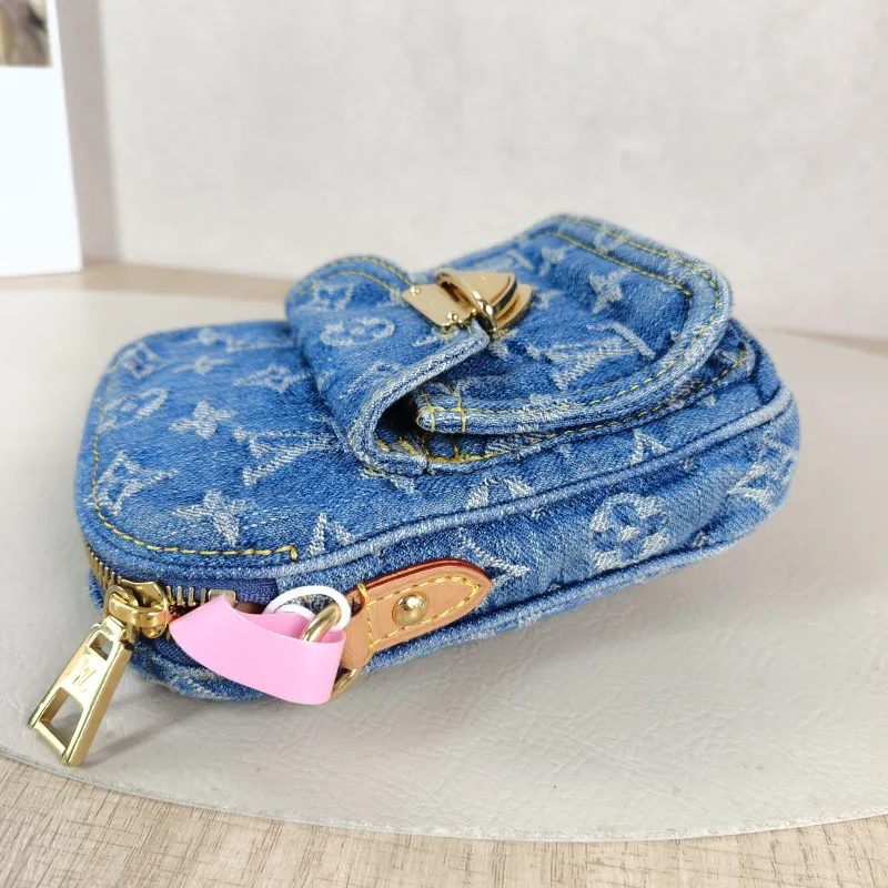 Louis Vuitton Crossbody Bag Fairfax Pochette Camera Bag Blue One Size 14 × 3 × 18 cm — detail view 2 of 10