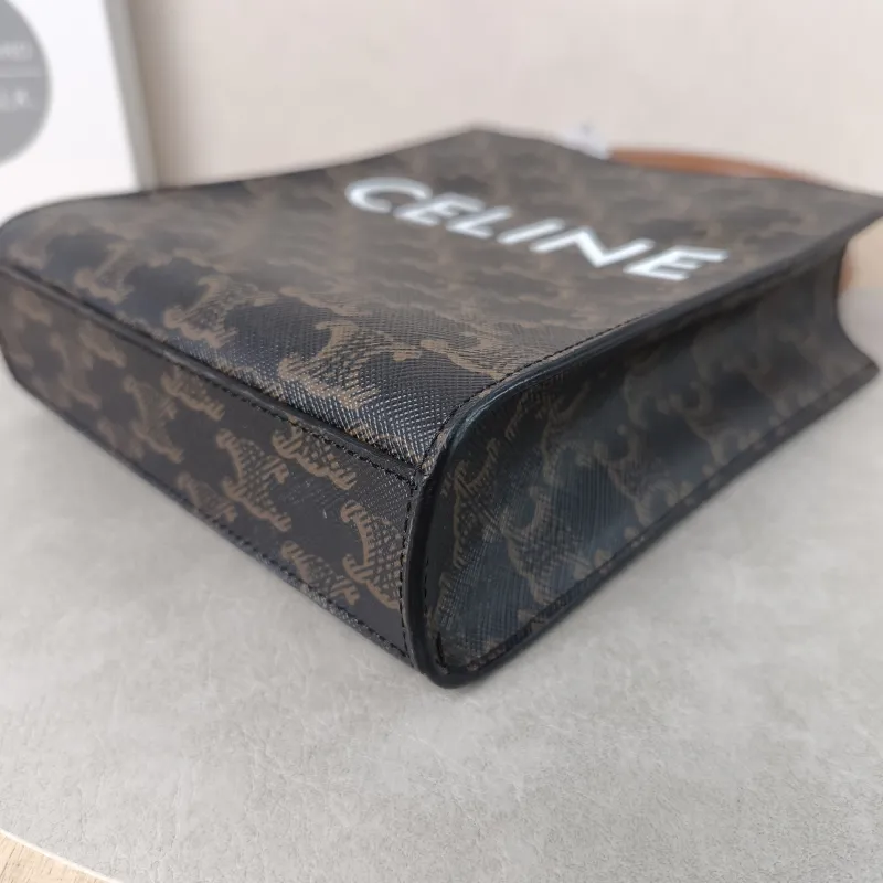 CELINE Crossbody Bag CABAS Mini Monogram PV Cmini17 × 4 × 20.5 cm — detail view 9 of 10