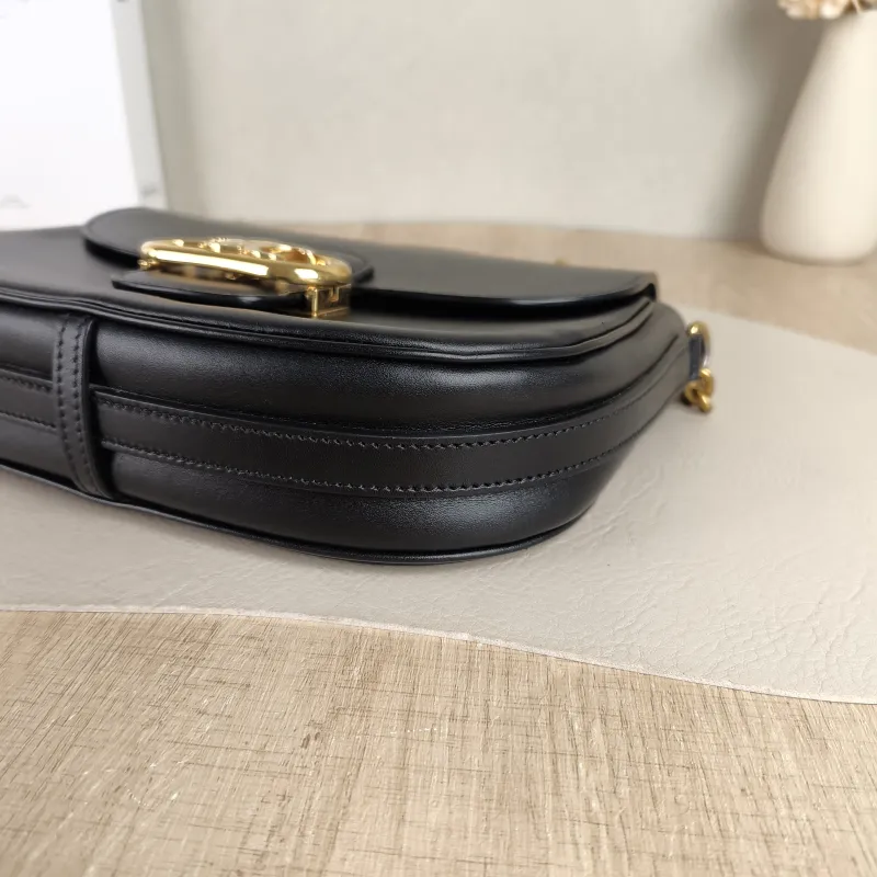 CELINE Crossbody Bag Maillon Triomphe Black Calfskin Medium 22 × 6 × 17 cm — detail view 2 of 11