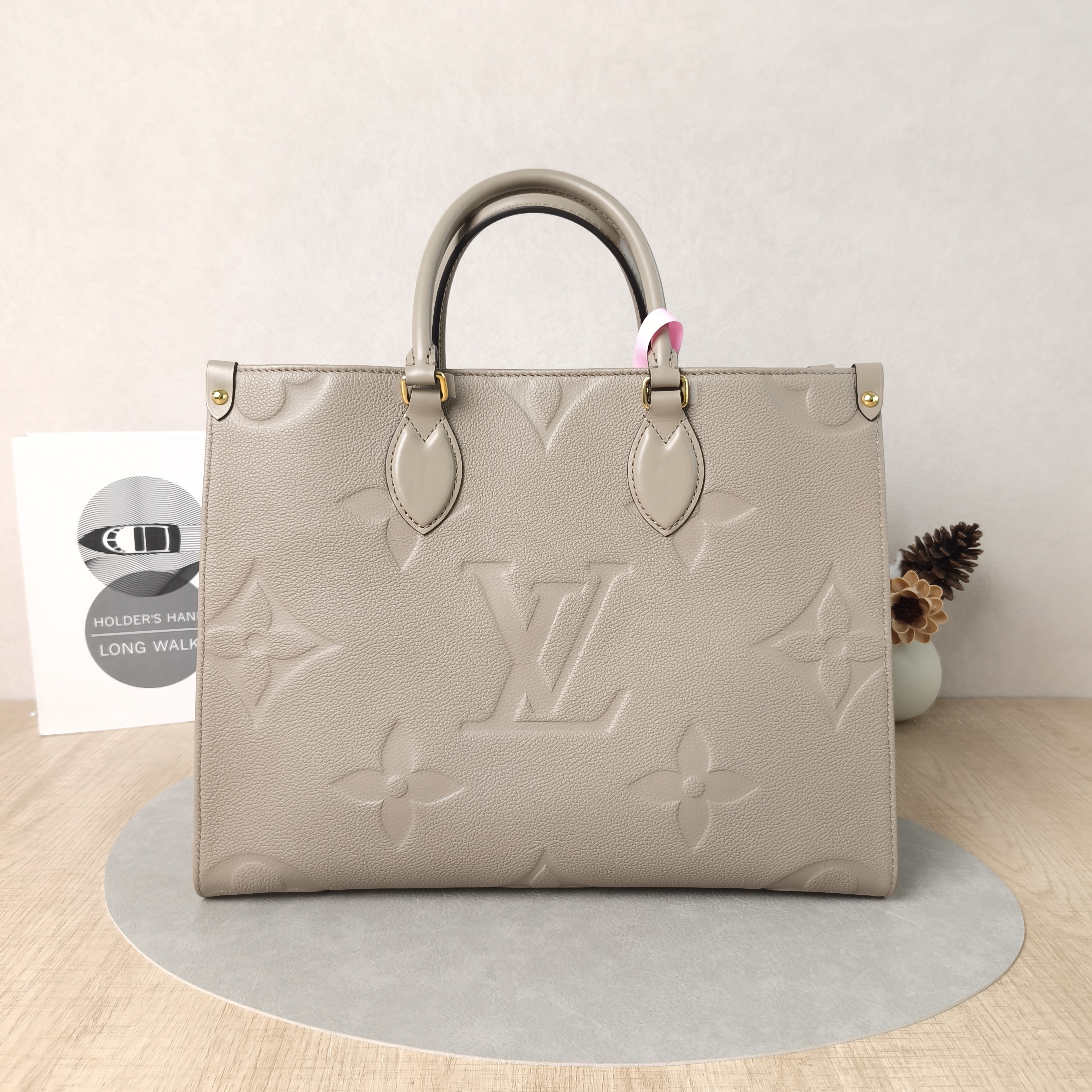 Louis Vuitton Shoulder Bag Onthego Medium Empreinte Embossed Calfskin Medium35 × 14 × 27 cm